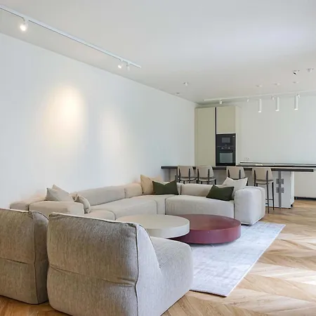 Exceptional Townhouse - Private Garden * Paris
