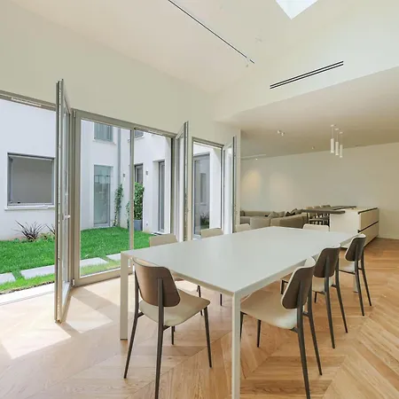 Exceptional Townhouse - Private Garden Paris