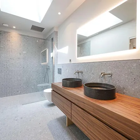 Exceptional Townhouse - Private Garden *