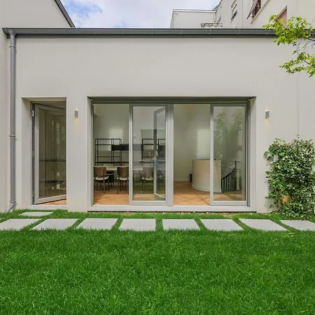 Exceptional Townhouse - Private Garden * Párizs